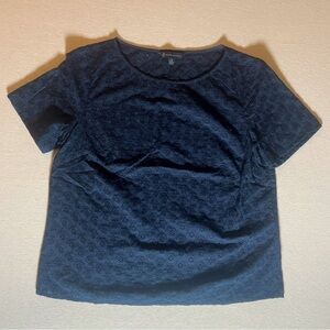 Brooks Brothers 100% Cotton Eyelet Lace Navy Blue Cropped Short Sleeve Top, Sz 6
